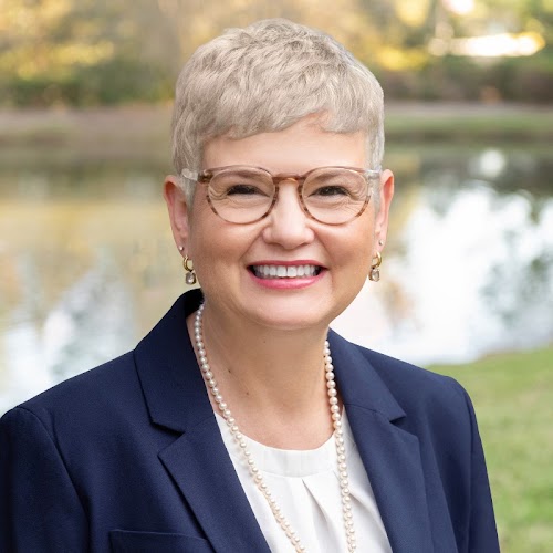 Headshot photo of MaryAnne Gucciardi, Volunteer Financial Mentor @ 3rd Decade