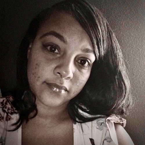 Headshot photo of Rachel Dumas, Volunteer Financial Mentor @ 3rd Decade