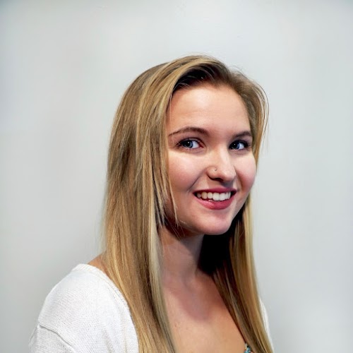 Headshot photo of Carynna Mott, Volunteer Financial Mentor @ 3rd Decade