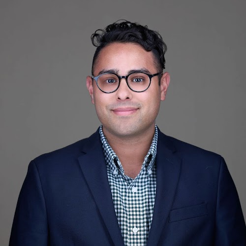 Headshot photo of luis yanez, volunteer financial mentor @ 3rd decade